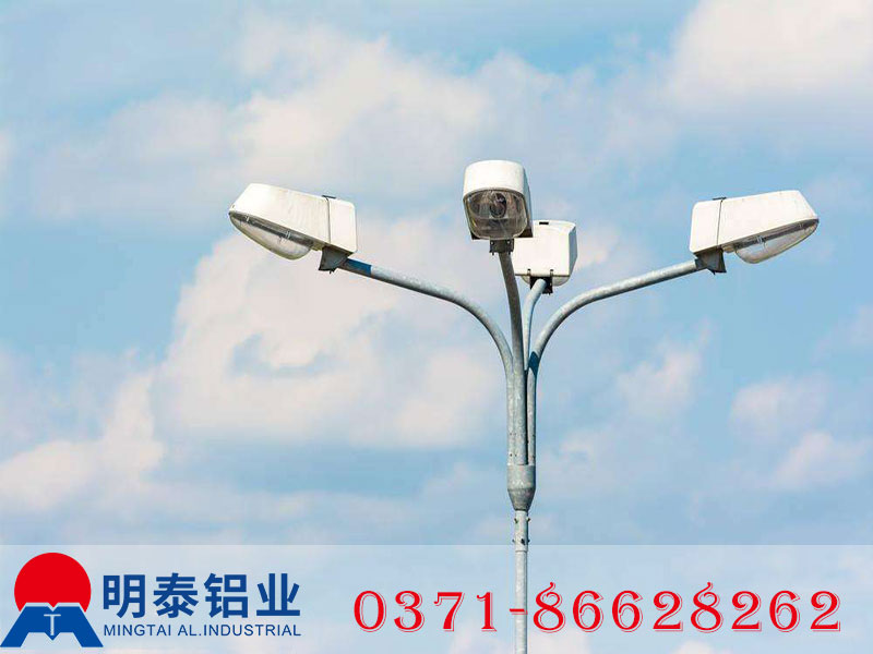 靠质量让用户满意，凭实力让客户放心 ——明泰铝业1070铝板让华灯照亮世界