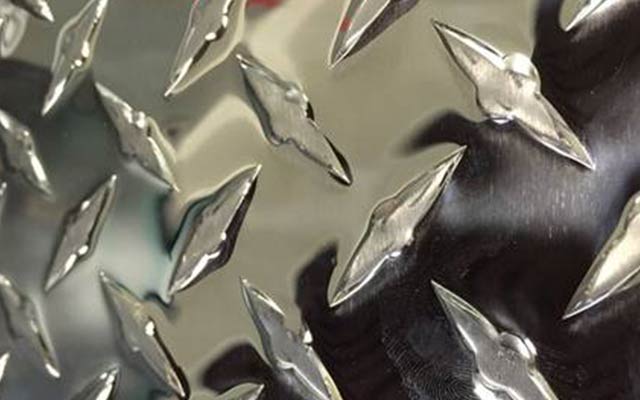 一条筋花纹铝板 一条筋花纹铝板