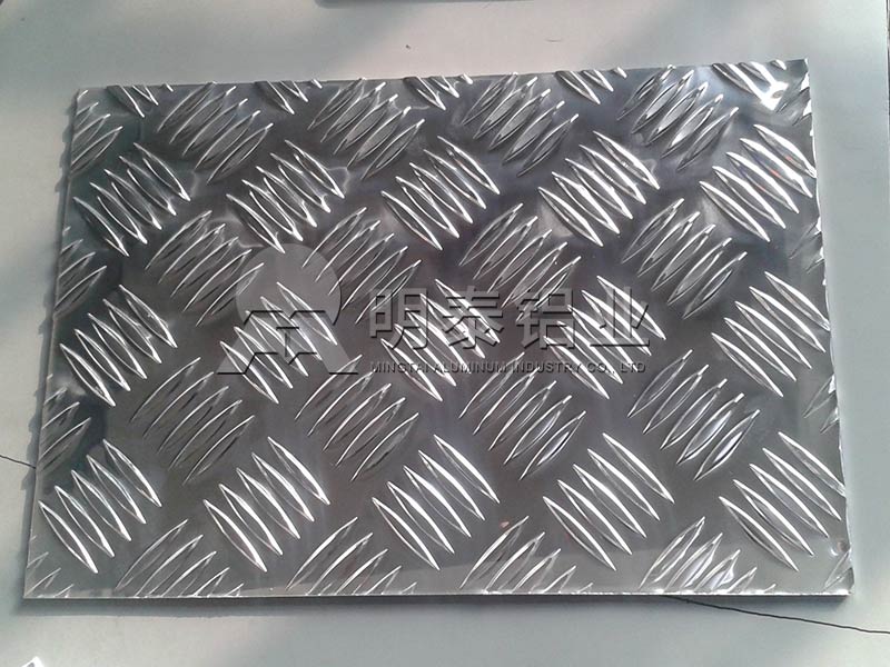 汽车踏板用五条筋50502花纹铝板 汽车踏板用五条筋50502花纹铝板